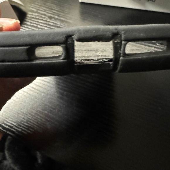 OEM Otterbox Defender - Black with Belt Clip - Picture 6 of 8